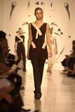 th_33715_md-lerage.com-ss04-rtw-paris-w-miyake-001-bgoesd41_122_1170lo.jpg