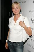 th_84708_Kelly_Rutherford_Holly_Hunter_Hosts_Grand_Classics_Screening_03__122_185lo.jpg