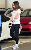 th_76455_celebrity_paradise.com_TheElder_KateBeckinsale2010_03_11_leavingashoppingcenterinSantaMonica10_122_188lo.jpg