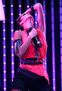th_661304445_n_scherzinger_performs_LA_071211_043_122_200lo.jpg