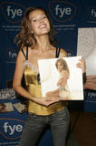 th_85945_celebrity_city_Petra_Nemcova_12.jpg