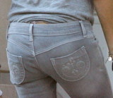 th_72290__VictoriaBeckham_WatchingHomesforSale_14_311lo.jpg