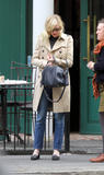 th_43542_celebrity_paradise.com_TheElderKirstenDunst2011_10_03_walkingintheWestVillageinManhattan_13_122_453lo.jpg