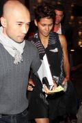 th_48835_HalleBerryDepartsChi_LinRestaurantInWestHollywood05.16.201310_122_554lo.jpg
