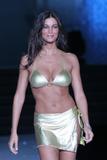 th_28239_ManuelaArcuri@RunwayGold07_123_593lo.jpg